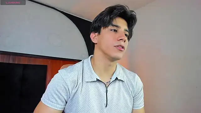 Snapshot of Allex_Cano chatting on 02-22-26, 08:32 Allex Cano online show from 02-22-26, 08:32