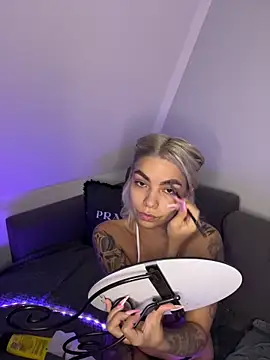 Snapshot of Natixrtt chatting on 09-30-25, 05:19 Natixrtt online show from 09-30-25, 05:19