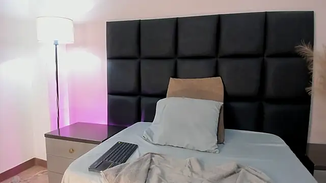 Zamira Taylor online show from 03-19-26, 12:54