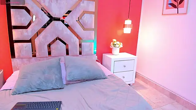 Zamira Taylor online show from 10-10-25, 11:38