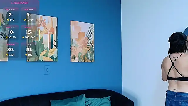 Zamira Taylor online show from 10-23-25, 03:49