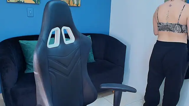 Zamira Taylor online show from 11-12-25, 03:32