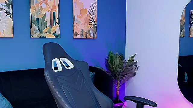 Zamira Taylor online show from 09-25-25, 07:47