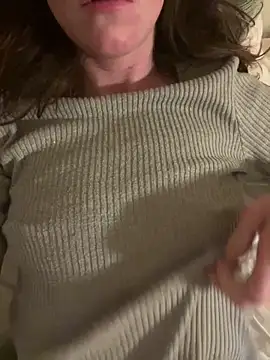 Snapshot of Hildas chatting on 02-16-26, 11:35 Hildas online show from 02-16-26, 11:35