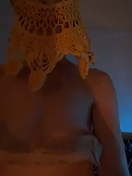 Snapshot of Hildas chatting on 10-14-25, 05:24 Hildas online show from 10-14-25, 05:24