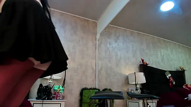 NahomyCarther online show from 12-23-25, 06:02