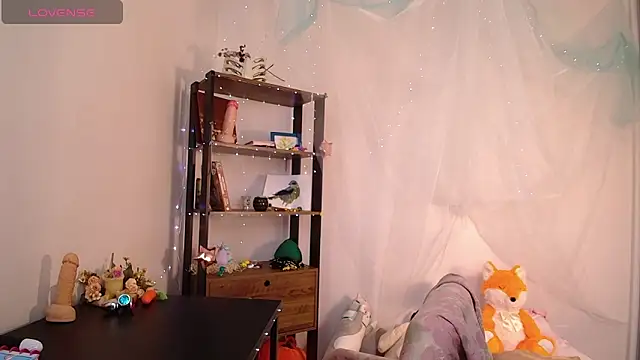 Elise Nyx online show from 05-14-26, 01:30
