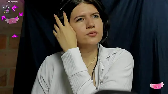 Snapshot of brii69 chatting on 03-12-25, 02:20 brii69 online show from 03-12-25, 02:20