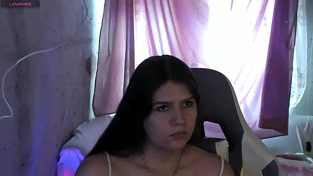 Snapshot of brii69 chatting on 10-16-25, 09:23 brii69 online show from 10-16-25, 09:23