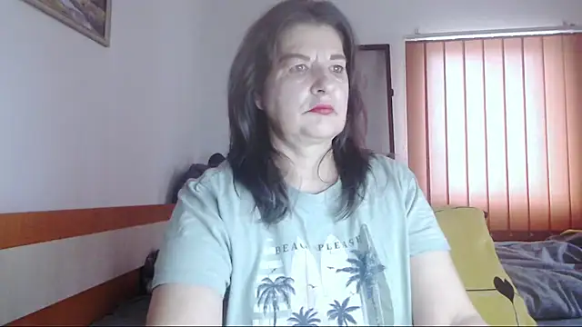 Snapshot of ExtasyMature chatting on 10-28-25, 06:45 ExtasyMature online show from 10-28-25, 06:45