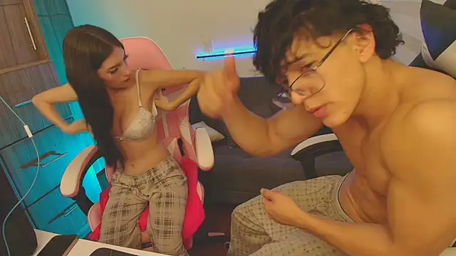 DesireLuxe online show from 10-23-25, 07:18