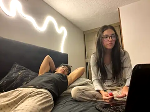 DesireLuxe online show from 10-17-25, 06:39