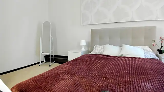 Sandra Wi1son online show from 03-19-26, 08:03