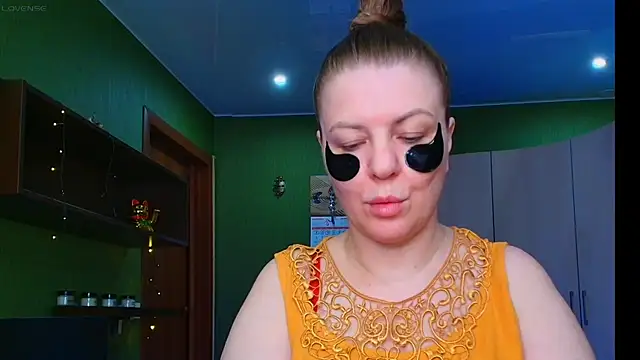 Snapshot of VeronikawGold chatting on 06-07-26, 04:50 VeronikawGold online show from 06-07-26, 04:50
