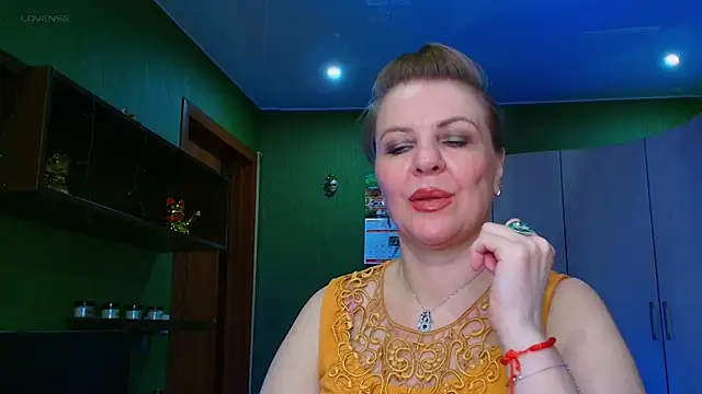 Snapshot of VeronikawGold chatting on 05-31-26, 11:05 VeronikawGold online show from 05-31-26, 11:05