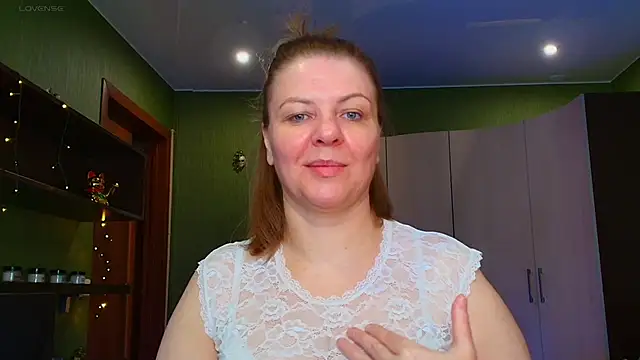 Snapshot of VeronikawGold chatting on 06-04-26, 03:33 VeronikawGold online show from 06-04-26, 03:33