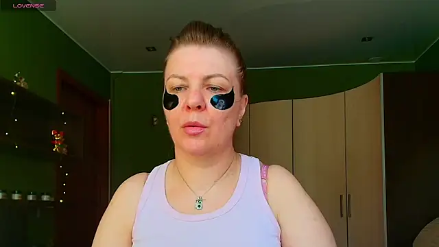 Snapshot of VeronikawGold chatting on 05-22-26, 05:16 VeronikawGold online show from 05-22-26, 05:16