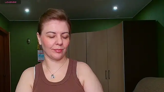 Snapshot of VeronikawGold chatting on 07-15-26, 03:02 VeronikawGold online show from 07-15-26, 03:02
