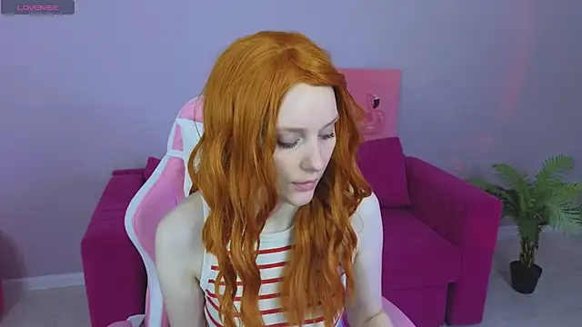 Snapshot of KristinMoore chatting on 03-12-25, 09:23 KristinMoore online show from 03-12-25, 09:23