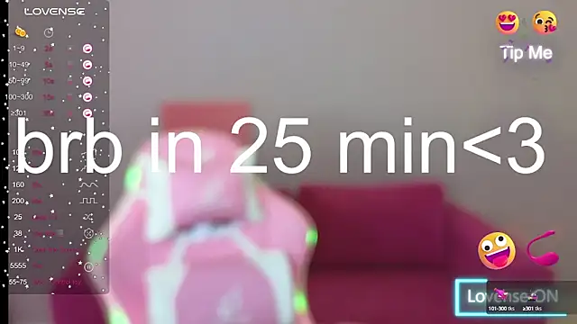 Snapshot of KristinMoore chatting on 03-19-25, 12:23 KristinMoore online show from 03-19-25, 12:23