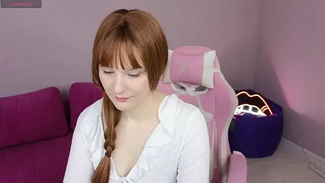 Snapshot of KristinMoore chatting on 11-08-25, 08:18 KristinMoore online show from 11-08-25, 08:18