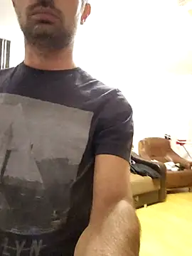 Snapshot of andreiiiii2025 chatting on 03-10-25, 03:09 andreiiiii2025 online show from 03-10-25, 03:09