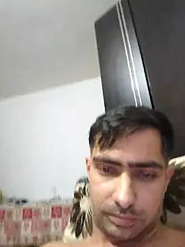 Snapshot of andreiiiii2025 chatting on 10-23-25, 08:57 andreiiiii2025 online show from 10-23-25, 08:57