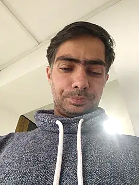 Snapshot of andreiiiii2025 chatting on 10-06-25, 08:48 andreiiiii2025 online show from 10-06-25, 08:48