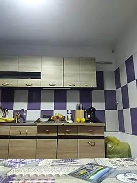 Snapshot of andreiiiii2025 chatting on 10-28-25, 10:25 andreiiiii2025 online show from 10-28-25, 10:25