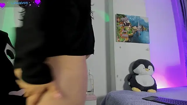 Snapshot of ammy_e chatting on 11-22-25, 01:59 ammy e online show from 11-22-25, 01:59