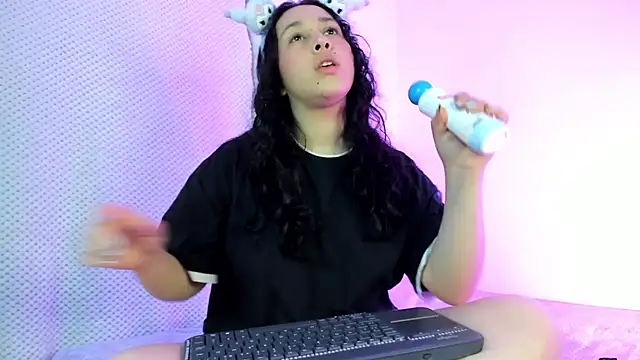 Snapshot of ammy_e chatting on 03-14-25, 05:27 ammy e online show from 03-14-25, 05:27