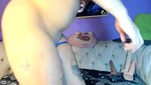 amydelahozgomez online show from 10-19-25, 12:35