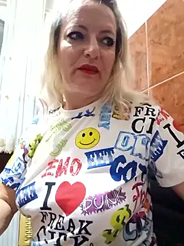 Snapshot of LadyTouch chatting on 06-17-26, 12:11 LadyTouch online show from 06-17-26, 12:11