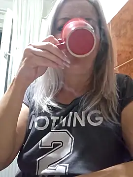 Snapshot of LadyTouch chatting on 04-06-26, 07:15 LadyTouch online show from 04-06-26, 07:15