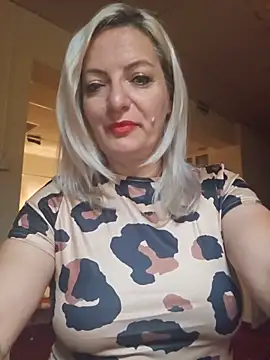Snapshot of LadyTouch chatting on 05-16-26, 01:37 LadyTouch online show from 05-16-26, 01:37
