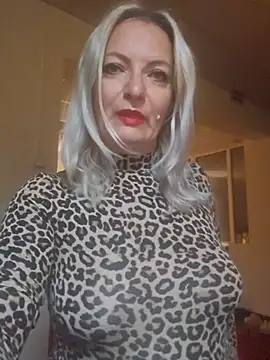 Snapshot of LadyTouch chatting on 05-18-26, 12:11 LadyTouch online show from 05-18-26, 12:11