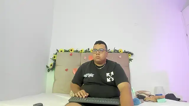 MICHAEL AND SHARON online show from 03-20-25, 03:13