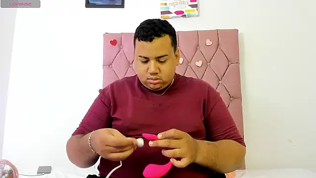 MICHAEL AND SHARON online show from 09-27-25, 03:45