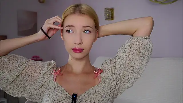 SunnivaCovil online show from 11-23-25, 02:38