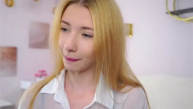 Snapshot of SunnivaCovil chatting on 02-10-26, 02:38 SunnivaCovil online show from 02-10-26, 02:38