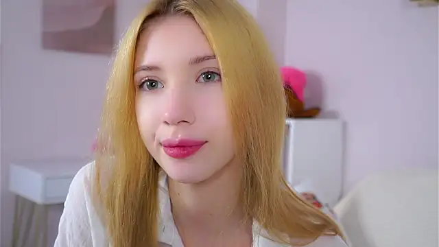 Snapshot of SunnivaCovil chatting on 02-03-26, 02:33 SunnivaCovil online show from 02-03-26, 02:33