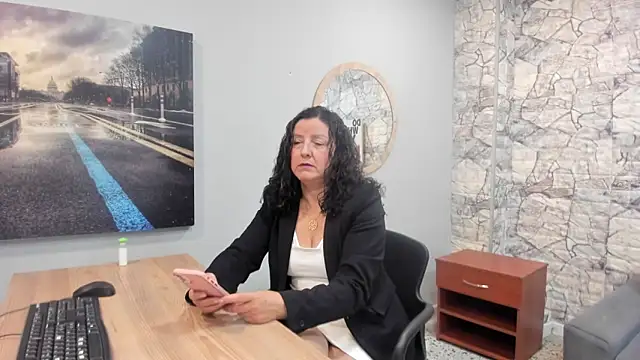 Snapshot of Ferr_Ospino chatting on 02-21-25, 12:49 Ferr Ospino online show from 02-21-25, 12:49