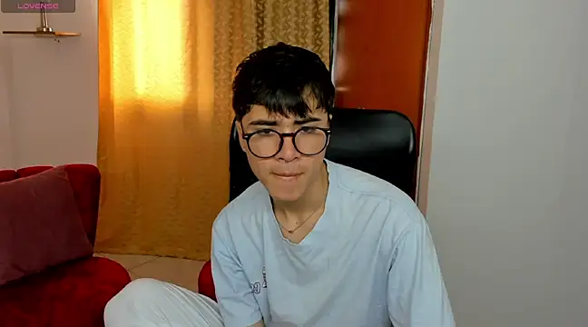 Snapshot of liam_orion chatting on 02-26-25, 06:48 liam orion online show from 02-26-25, 06:48