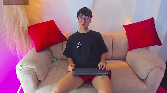 Snapshot of liam_orion chatting on 03-19-25, 08:22 liam orion online show from 03-19-25, 08:22