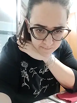 Dolcecurvy online show from 10-29-25, 03:44