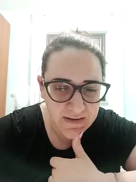 Snapshot of Dolcecurvy chatting on 06-21-26, 01:50 Dolcecurvy online show from 06-21-26, 01:50