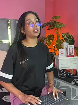 Tyla Ks online show from 03-20-25, 01:35