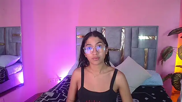 Tyla Ks online show from 03-22-25, 07:20