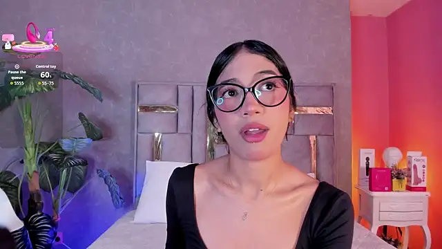 Tyla Ks online show from 06-18-26, 07:41