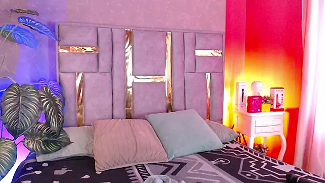 Tyla Ks online show from 10-03-25, 07:37